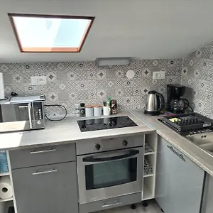 Anica Whit Parking Apartment Rovinj
